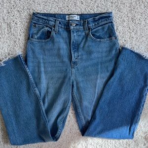 Abercrombie 90s straight Ultra High Rise 27/4 Short